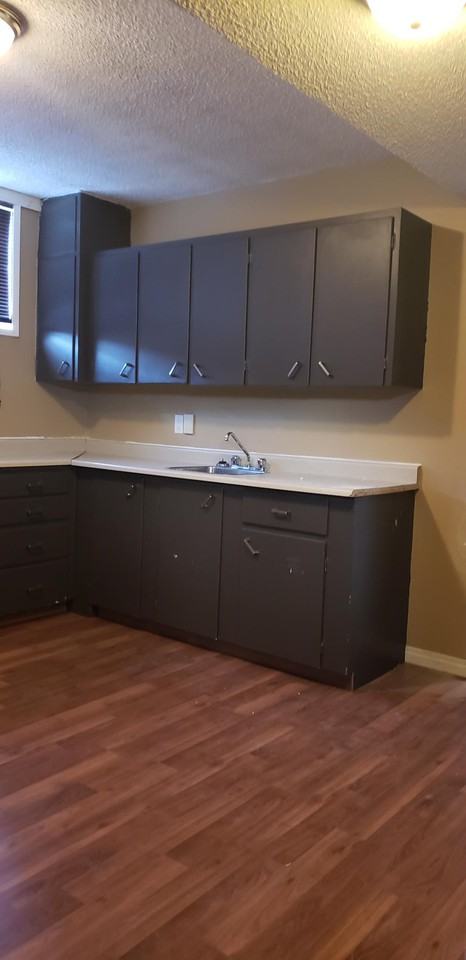 1636 Bond Street - Photo 2 of 9