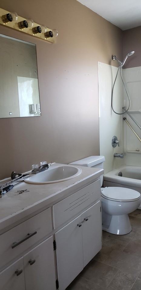 1636 Bond Street - Photo 3 of 9