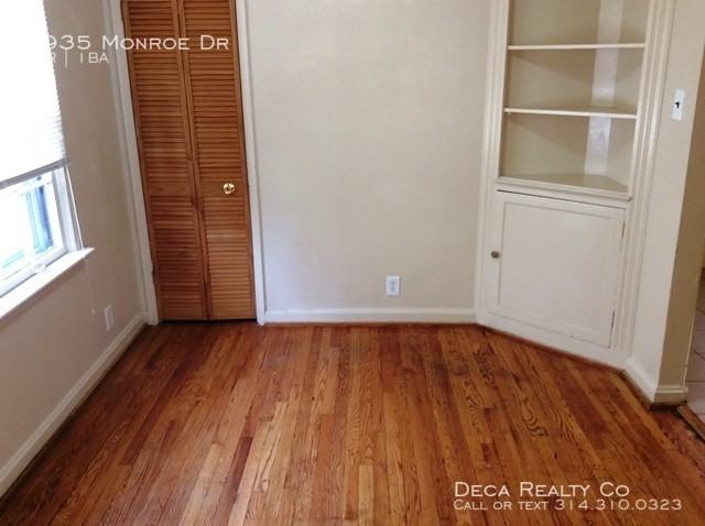 7935 Monroe Dr - Photo 3 of 8