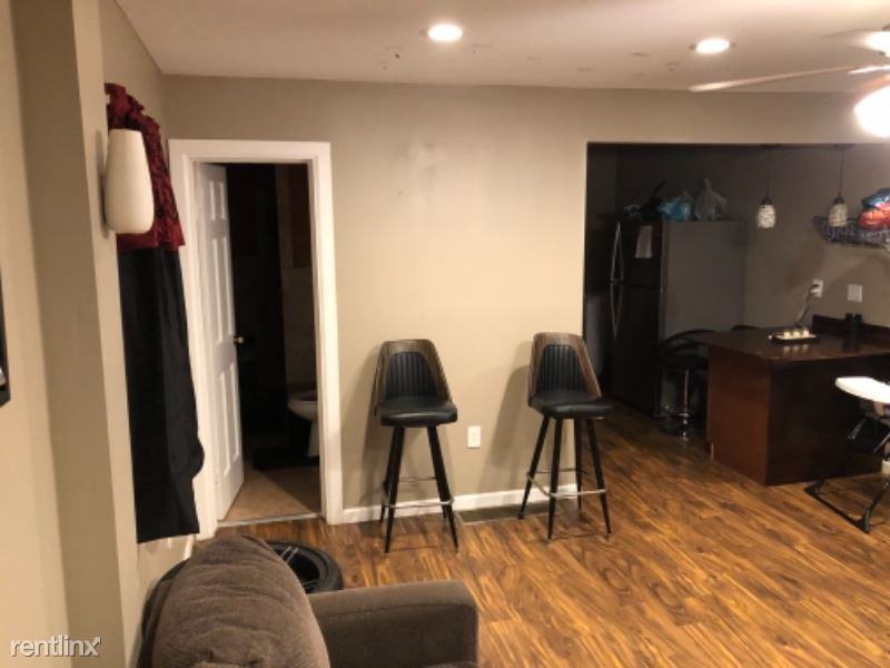 810 Congress St - Photo 2 of 10