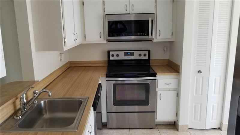 7420 NW 18th St - Photo 3 of 16