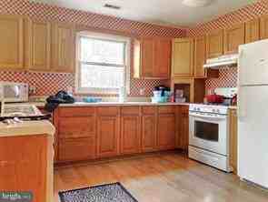 811 Court House Point Rd - Photo 3 of 9