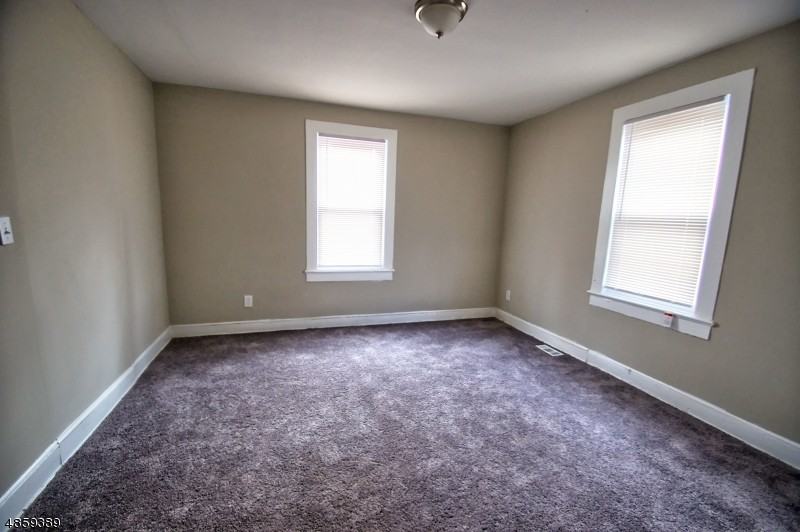 581 South Ave - Photo 3 of 15