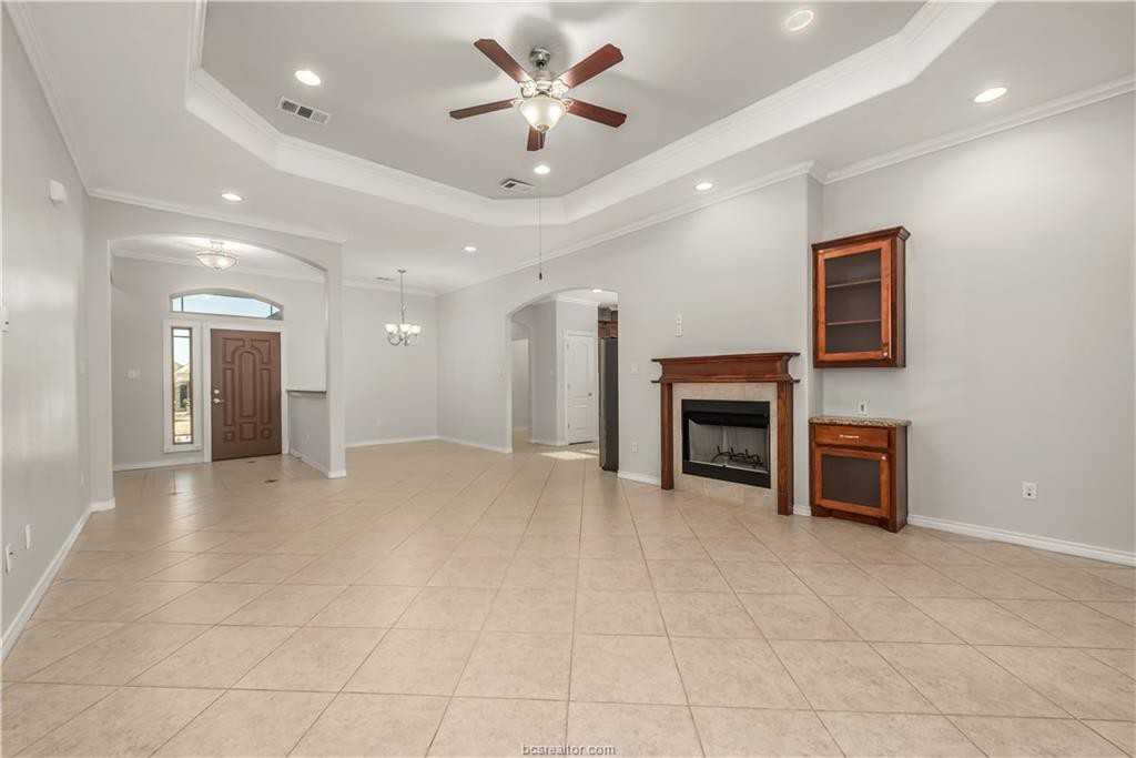 3916 Incourt Ln - Photo 2 of 15