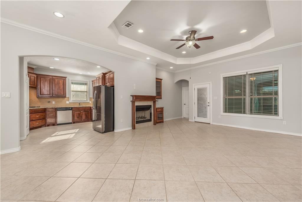 3916 Incourt Ln - Photo 3 of 15