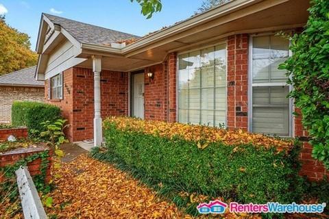 6208 NW 84th St - Photo 2 of 10