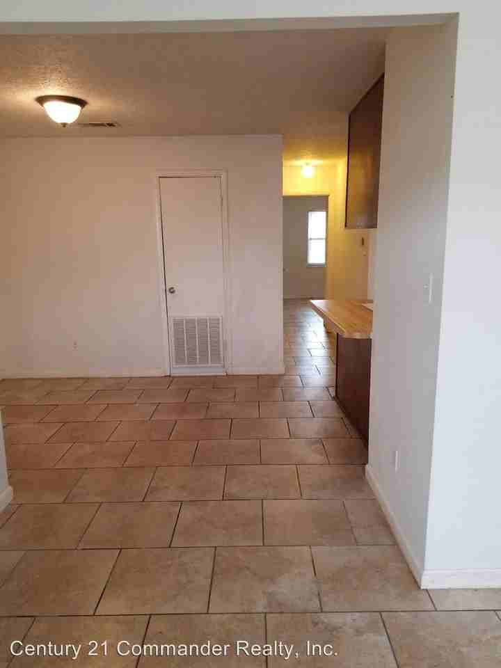 2508 Johnson Dr - Photo 2 of 4
