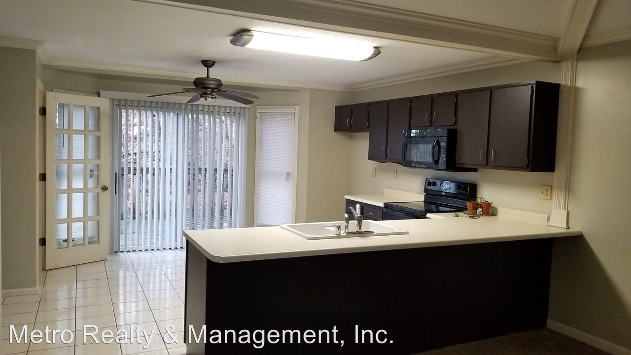 1030 Club Dr - Photo 2 of 37