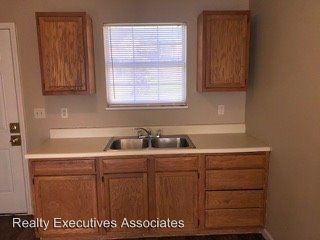 825 Belleaire Ave - Photo 2 of 11