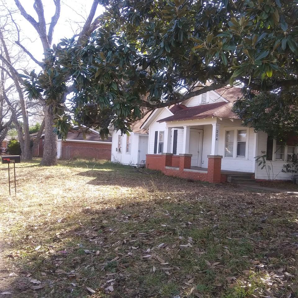 204 Ash St - Photo 2 of 42