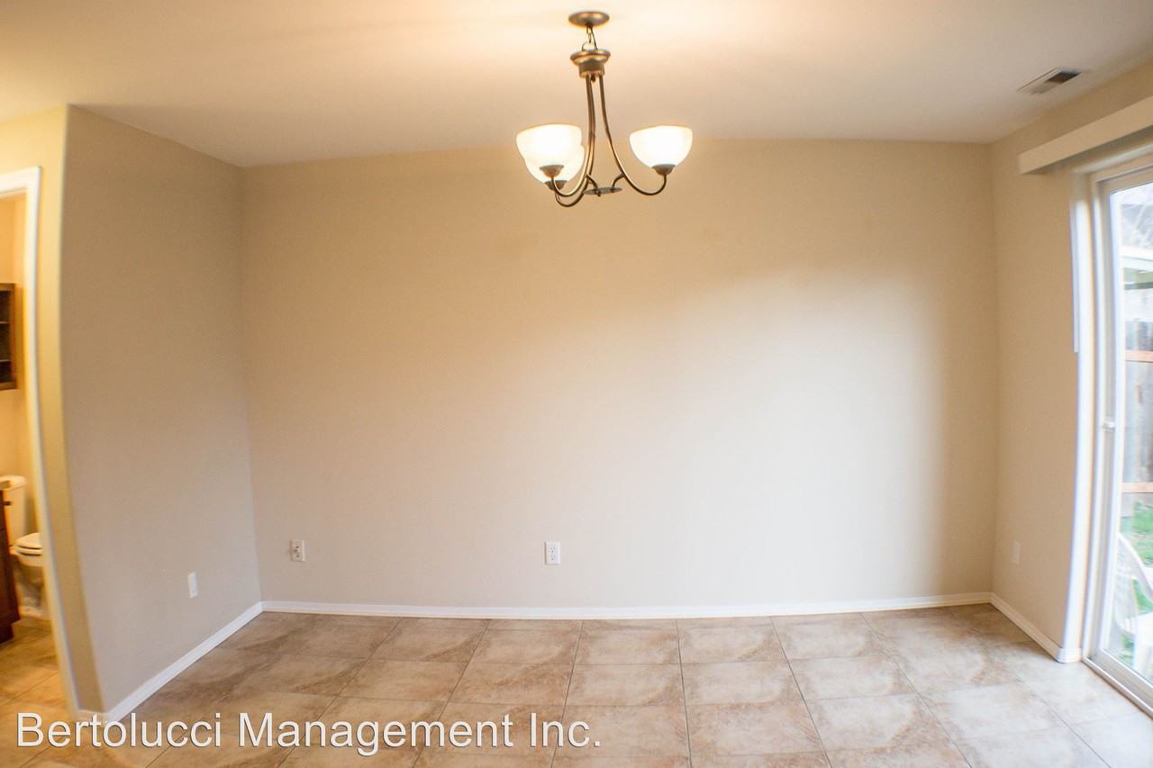 1347 Northgate Dr - Photo 3 of 11
