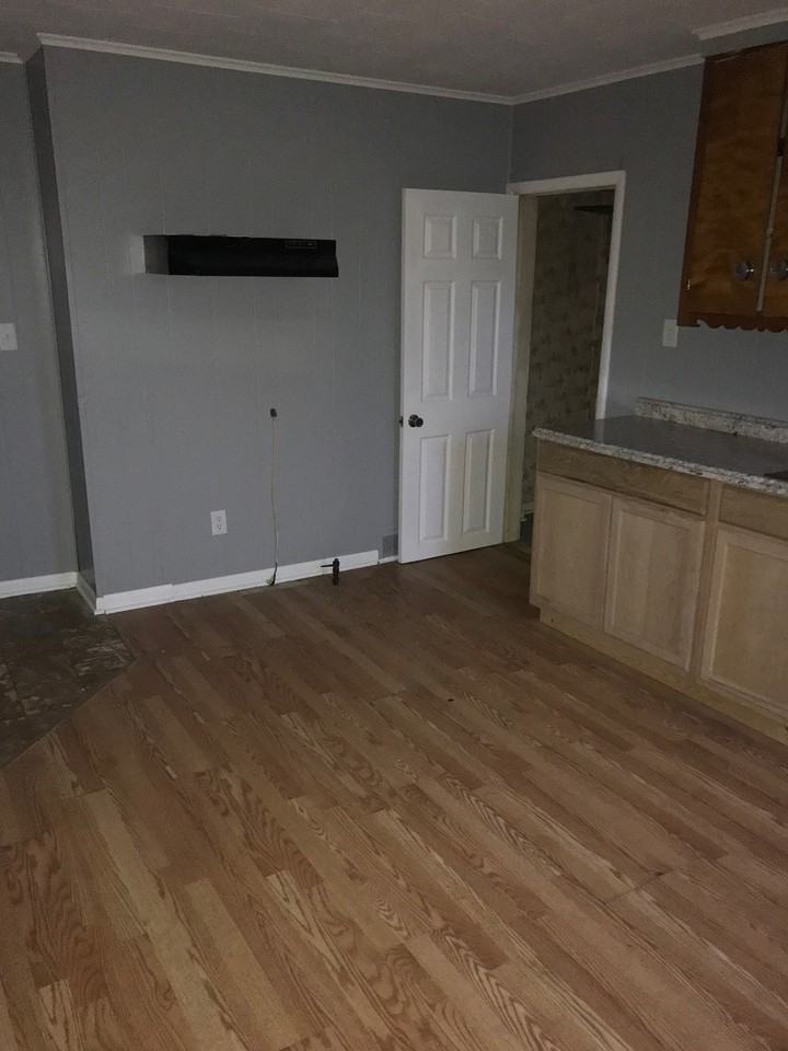 225 S State St - Photo 2 of 9