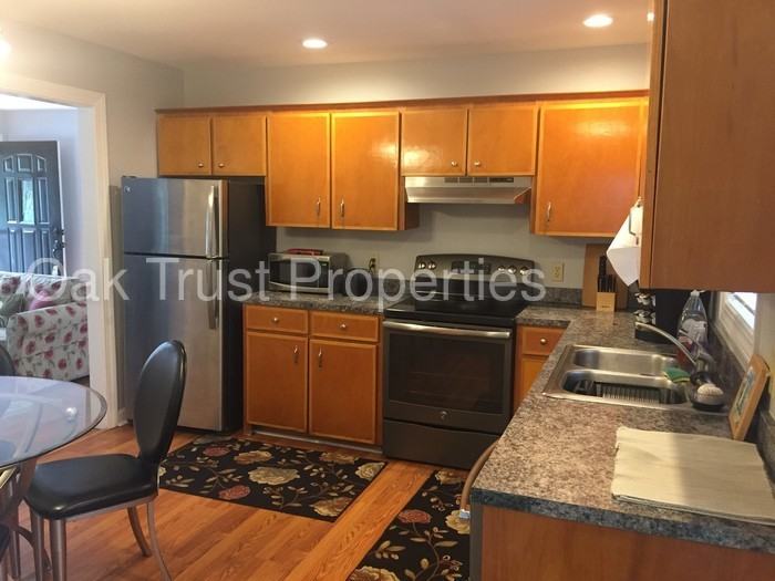 28 Oak Forest Dr - Photo 3 of 12