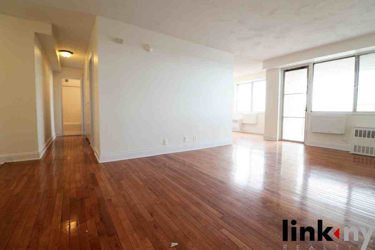 40 E Sidney Ave #18