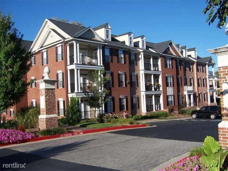 4085 Ivy Ridge Dr SE - Photo 2 of 20