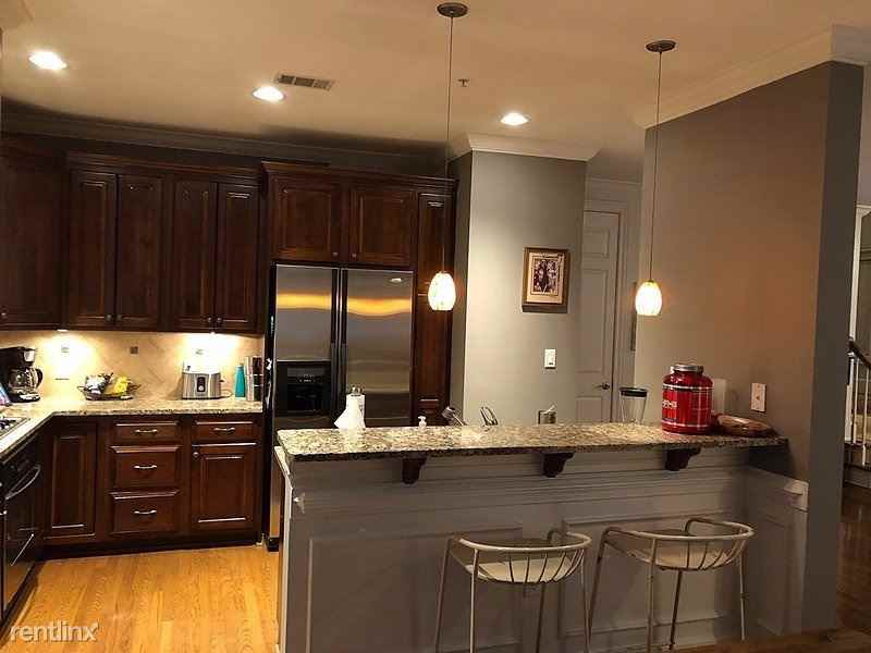 4085 Ivy Ridge Dr SE - Photo 3 of 20