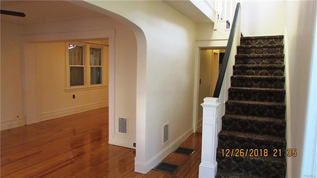 200 Parkview Ave - Photo 3 of 22