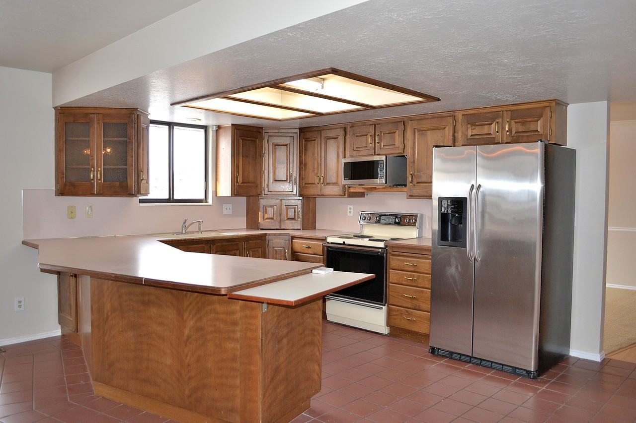 4989 S 4300 W - Photo 2 of 18