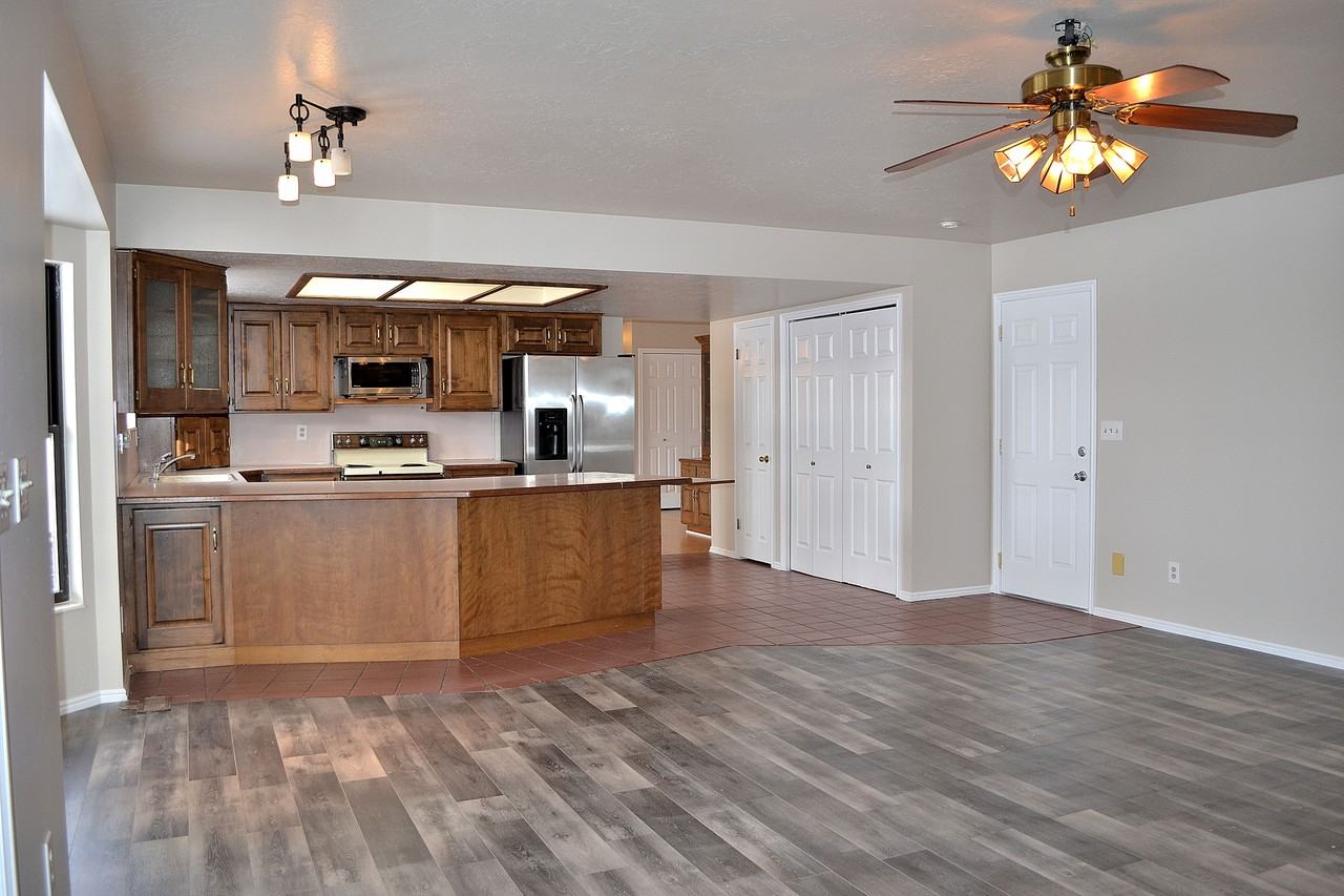 4989 S 4300 W - Photo 3 of 18
