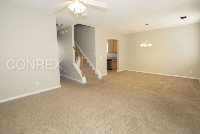 303 Bassett Loop - Photo 2 of 8
