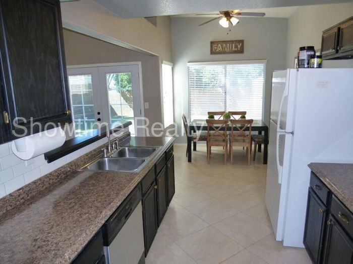 2620 N 58th St - Photo 3 of 14