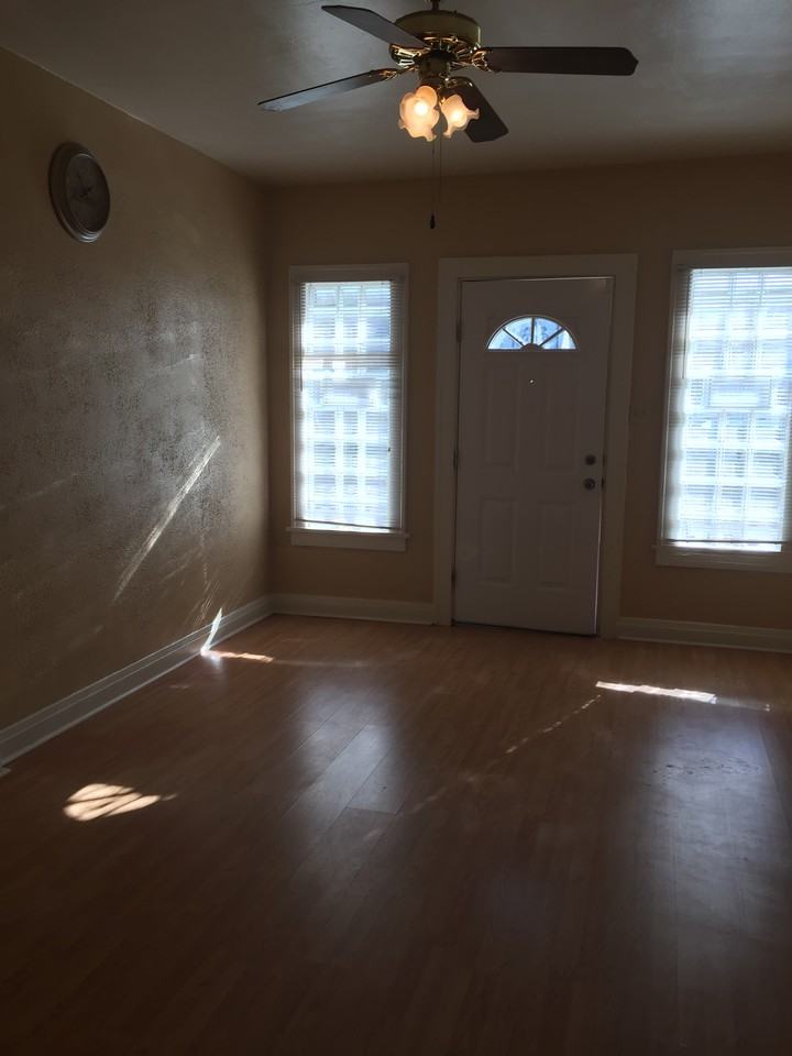 5641 E 5th Pl - Photo 3 of 9