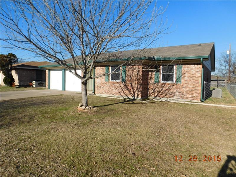 1010 Jackie Jo Ln - Photo 3 of 33