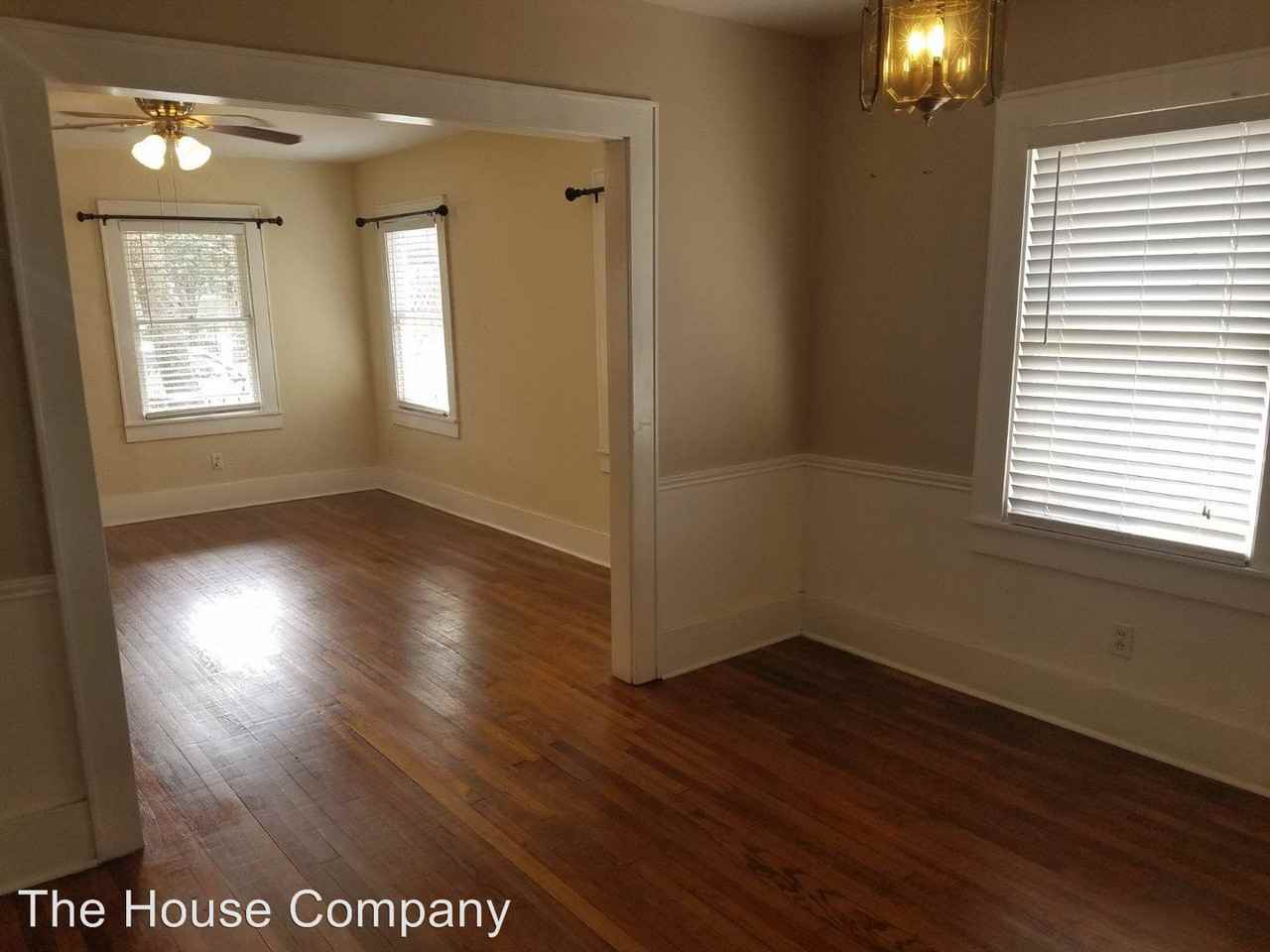5214 Avenue S 1/2 - Photo 3 of 14