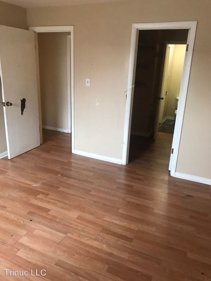 101 W Elk Trail #200 - Photo 2 of 6