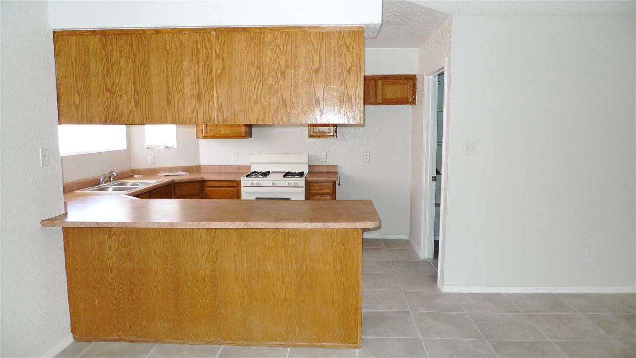 2906 W 28th Pl - Photo 2 of 9