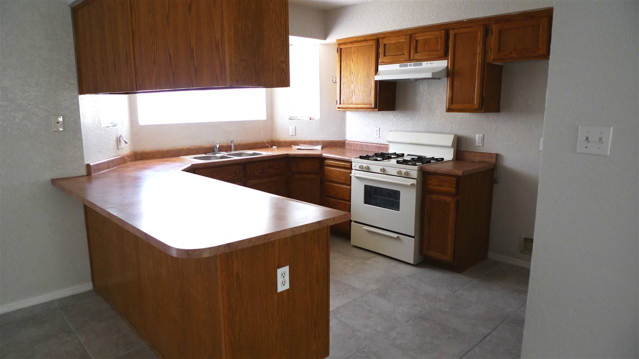 2906 W 28th Pl - Photo 3 of 9