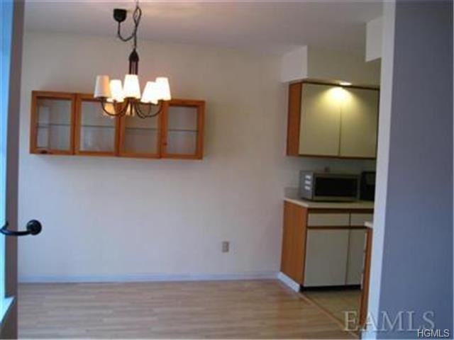 13 Foxwood Cir - Photo 2 of 10