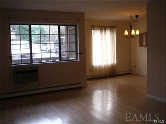 13 Foxwood Cir - Photo 3 of 10