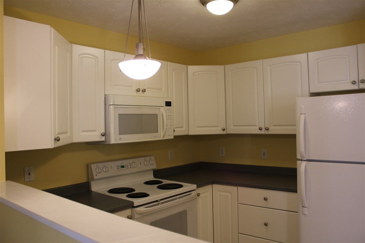 18 Suffolk Ct - Photo 3 of 20