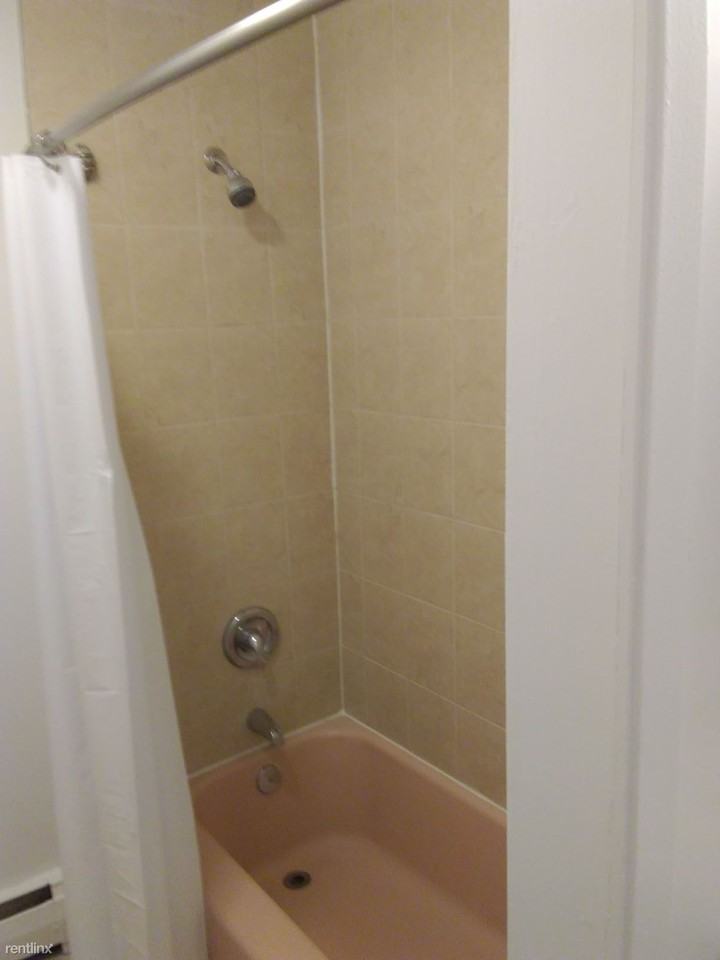 490 Saint Moritz Dr Apartments 490 St Moritz Dr, Glen Ellyn, IL 60137