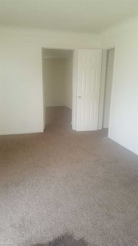 11700 Engleside St - Photo 2 of 5