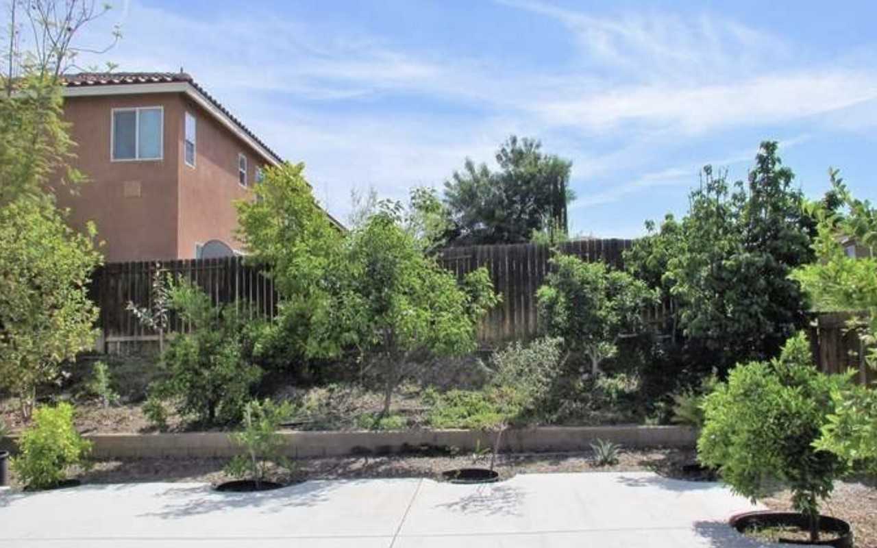 2167 Larimore Ln - Photo 2 of 8