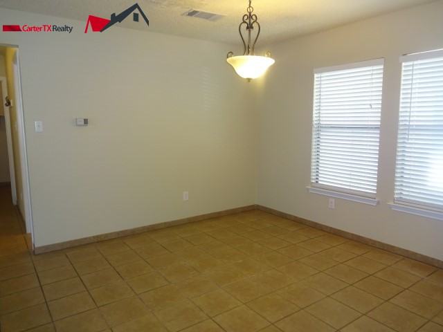 1049 London Lane - Photo 3 of 10