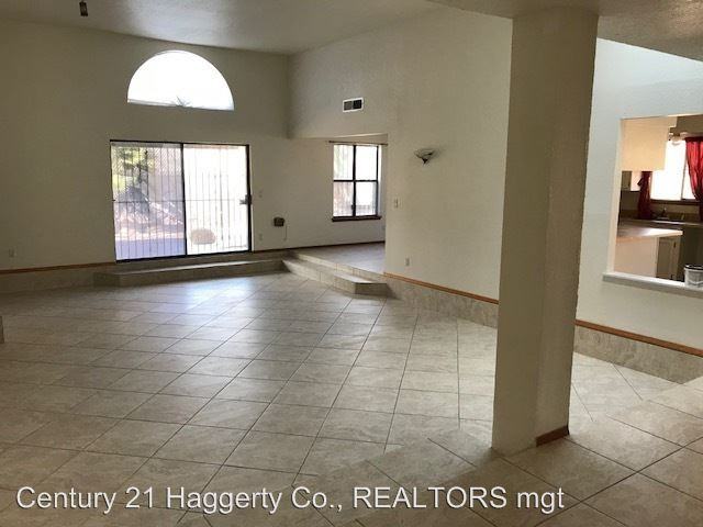 9445 E B Taulbee Dr - Photo 3 of 22