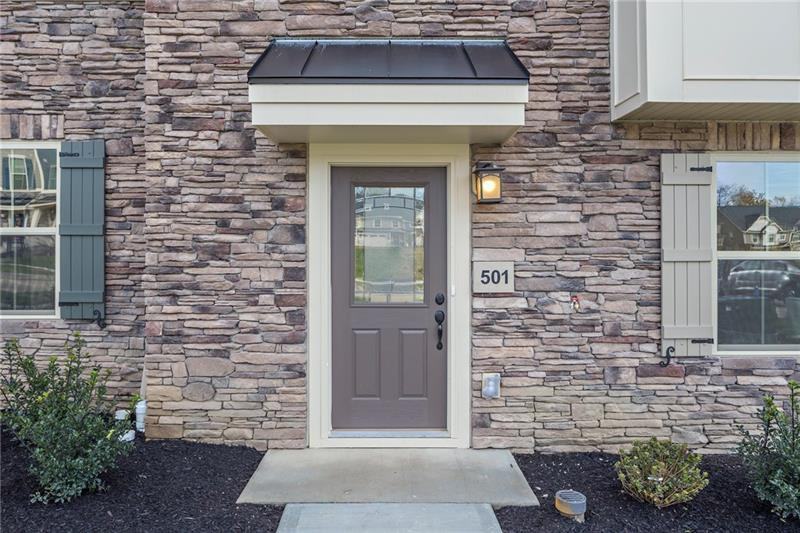 501 Fairmont Drive - Photo 2 of 25