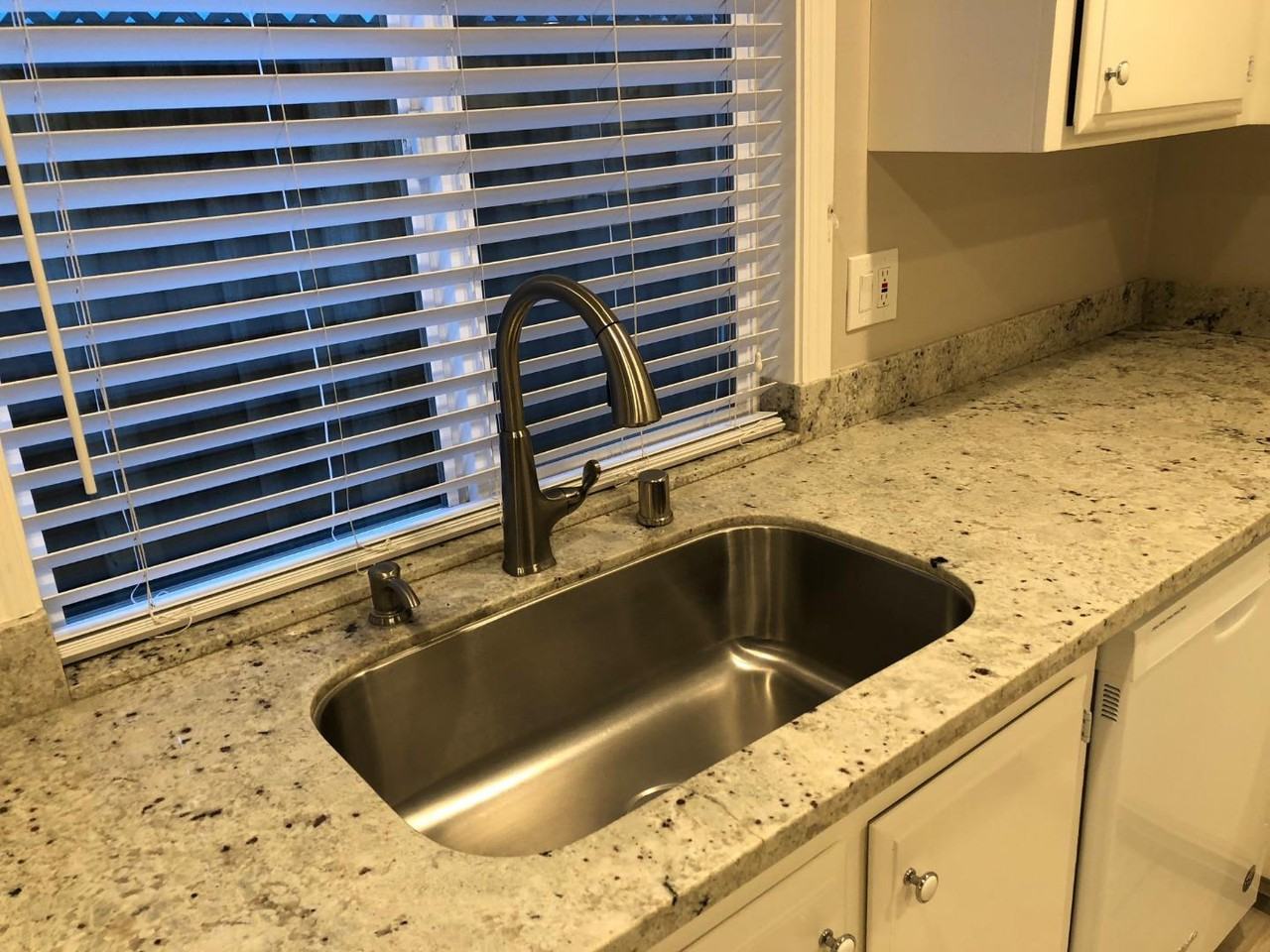 191 New River Dr - Photo 2 of 10