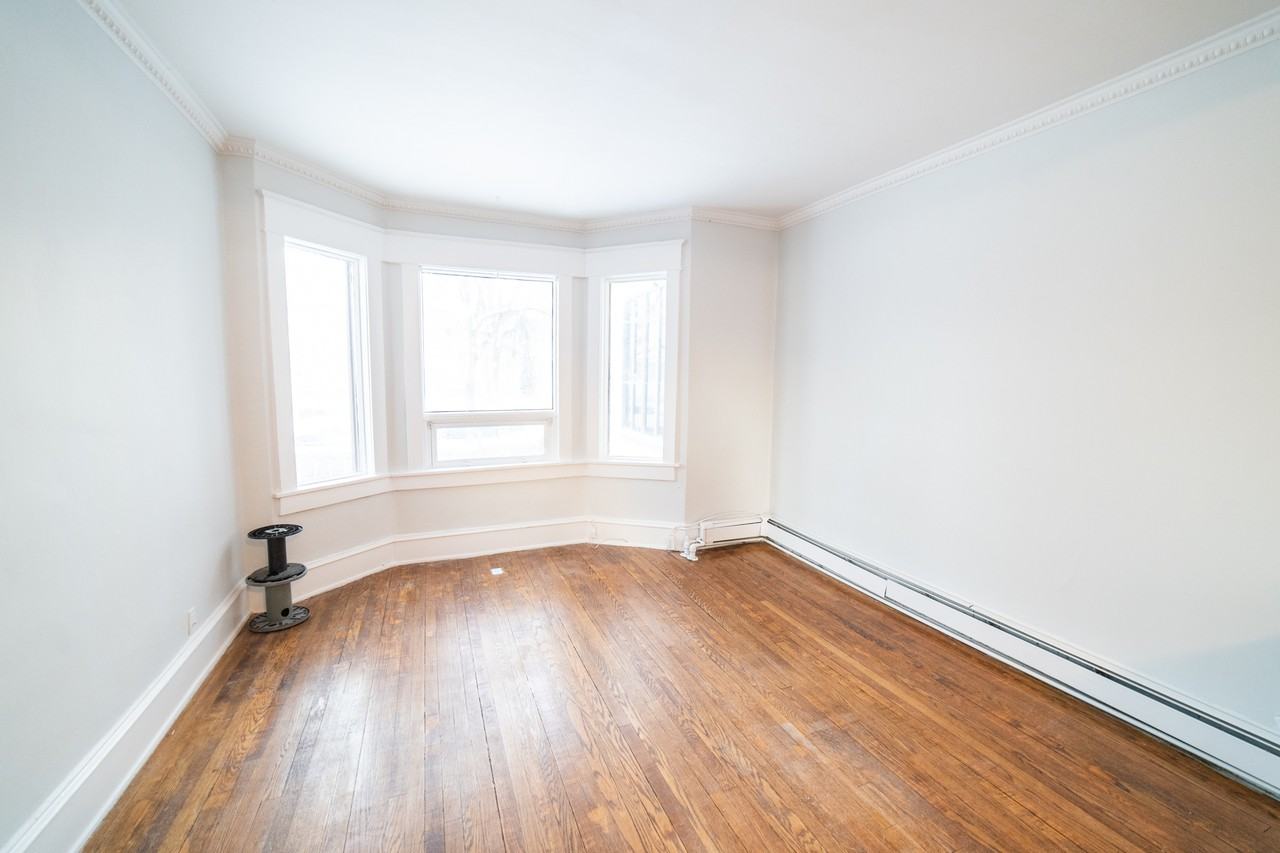 438 Saint Johns Avenue - Photo 3 of 8