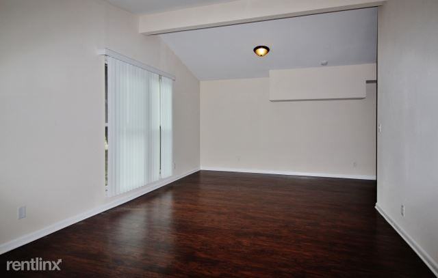 8834 Darlington Dr - Photo 2 of 12