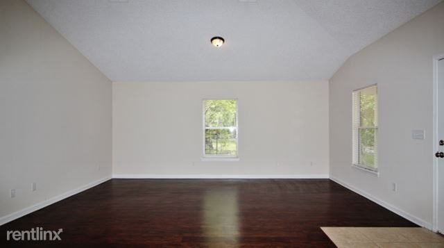 4505 Gilbert St - Photo 2 of 9