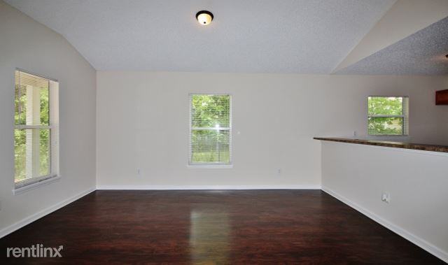 4505 Gilbert St - Photo 3 of 9