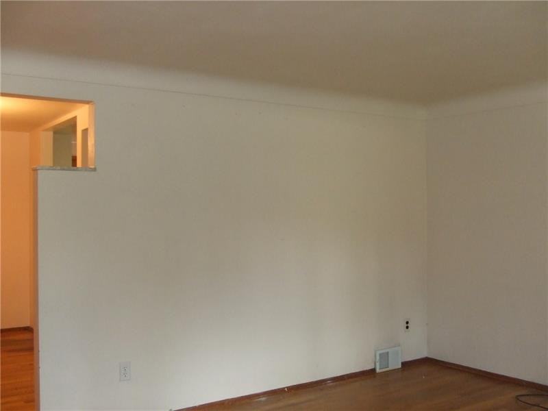 1253 Love St - Photo 3 of 19