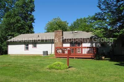 139 Phyllislea Dr - Photo 3 of 16