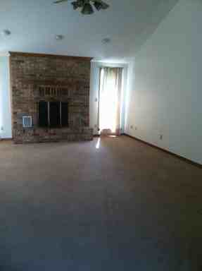 806 Melissa Ct - Photo 2 of 13