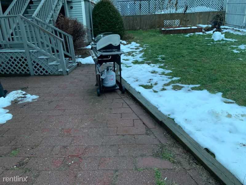 64 Allen Ave - Photo 3 of 15