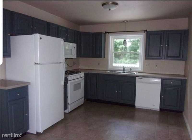 89 Hungerford Ave - Photo 3 of 5